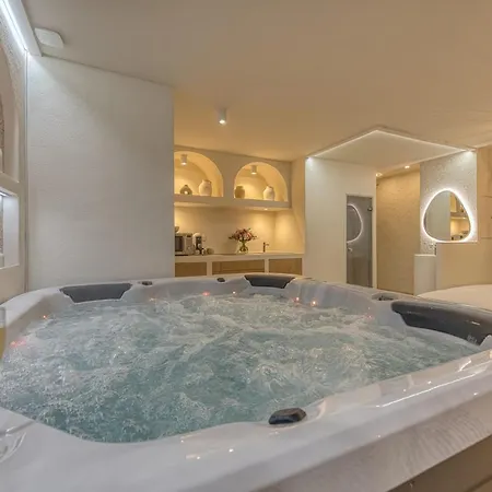 Santorini Suite, Jacuzzi & Hammam *