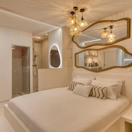 Santorini Suite, Jacuzzi & Hammam *